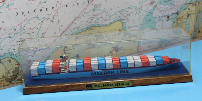 Containerfreighter "Santa Pelagia" Maersk Line (1 p.) D 2005 from Conrad in showcase